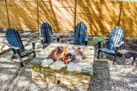 Austin Luxury Escape – 8 Bedrooms, Pool, Hot Tub, BBQ, & Steps from UT & Moody