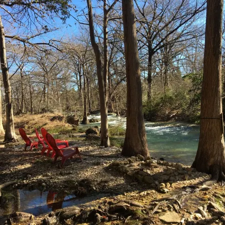 Bella Rosa Cottage - Stroll to Wimberley Square! Cypress Creek just steps away