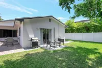 SPACIOUS STUDIO, WASHER/DRYER, BACK YARD, BBQ