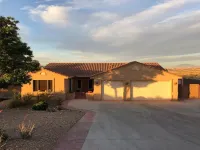 NIZHONI Pool Hot Tub Fast WiFi Spacious Family Home 10 Minutes To Lake Powell