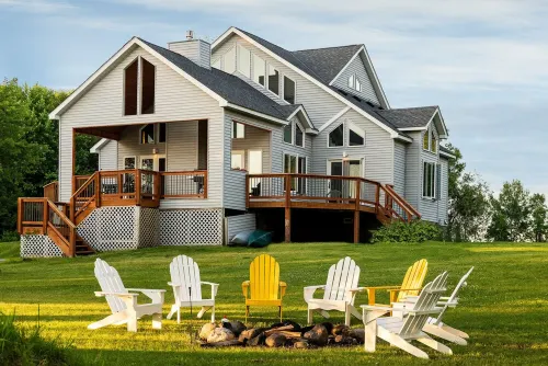 150+ ft Of Lakeshore / Private Beach / 4 Acres