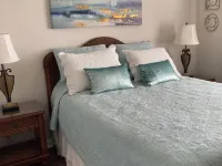 Hudson Hideaway: 2 BR/2 Bath Gulf Front Condo,Stunning Sunset from 27' Balcony Hotels in Hudson