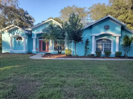 "Shore Fun, Bare Feet Retreat"