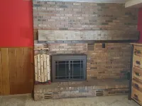 Newly Renovated in 2017/2018! Large 2 Acre Lot. Lots of Parking! Has AC! 本佐尼亞酒店