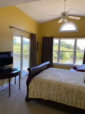 Condo with Awesome Lake view.