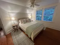 Downtown Brevard Cottage~ Short Stroll to Main Street~ Hiking & Biking Close By