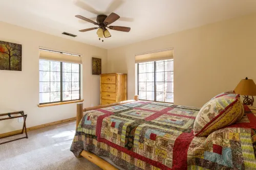 Gorgeous Deer Run Chalet (includes neighborhood lake access)