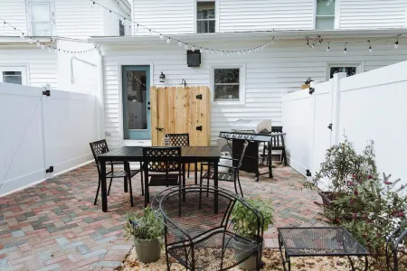 Family Fun-Next to Central Park-2 Blocks to Beach-Walk to Dining & Entertainment