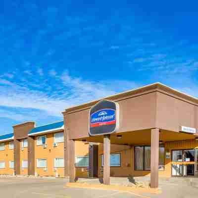 Howard Johnson by Wyndham Fort St. John Hotel Exterior