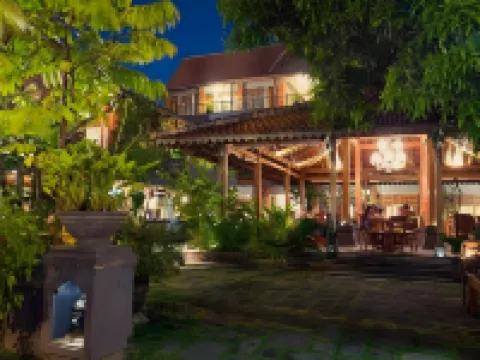 Omah Sinten Heritage Hotel & Resto - bar