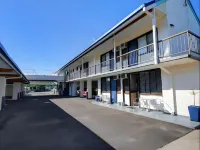 Moffat Beach Motel Caloundra - parking