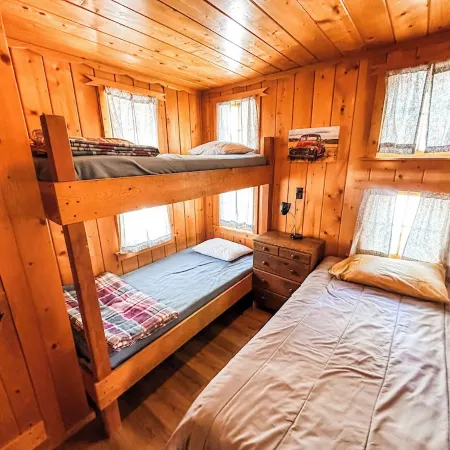 Croll Cabins-Price Bunkhouse-#4 at Vallecito Lake. Beautiful Views, Pet Friendly