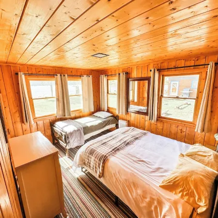 Croll Cabins-Price Bunkhouse-#4 at Vallecito Lake. Beautiful Views, Pet Friendly