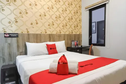 RedDoorz @ Bukit Dieng 2 Hotels in Dau