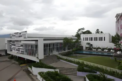 favehotel Cimanuk Garut Hotel dekat Kebun Strawberry Candra