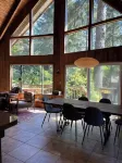 Sunny Cabin in Manzanita on the Oregon Coast, 5 min. walk by trail to the beach