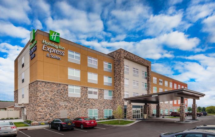 Holiday Inn Express & Suites Rice Lake by IHG