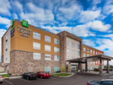 Holiday Inn Express & Suites Rice Lake by IHG Hotels in Barron County