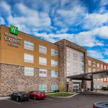 Holiday Inn Express & Suites Rice Lake by IHG