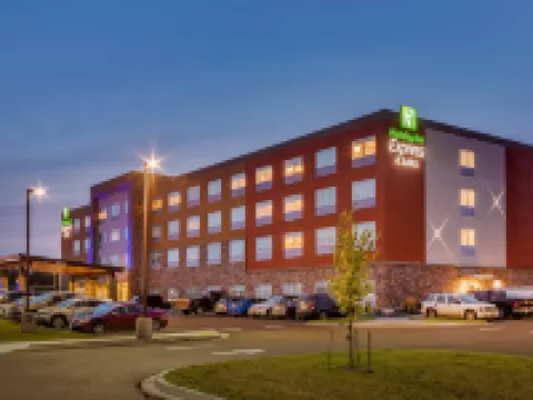 Holiday Inn Express & Suites Rice Lake by IHG Hotels in Barron County