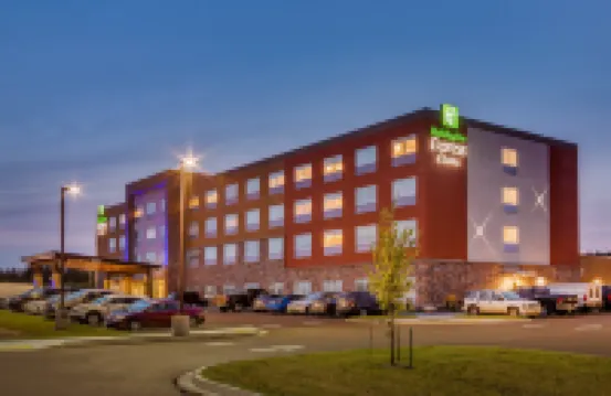 Holiday Inn Express & Suites Rice Lake by IHG โรงแรมใน