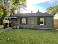Only 1000/Night & 2 Miles from ND Stadium. Pet Friendly! - 4-Star