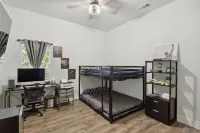 Minutes from Canyon Lake! Custom 3 Bedroom Home W/ Fire Pit. Perfect Location!