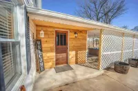 Pet & Family Friendly • Near Lake • HotTub • FirePit • Game Room • Close to town