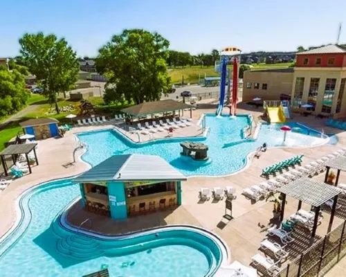 3-bedroom Cabin 13 in Bridges Bay, with on site eating and in/outdoor pool. 阿諾茲帕克酒店