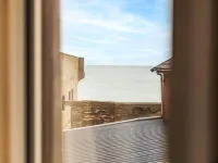 Harbourside Hideaway