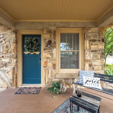 Cornerstone Cottage-Near Downtown-Pet Friendly