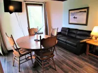 Condo #24 at Lynnhurst Resort - Jet Ski Rentals On Site!