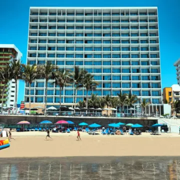 Viaggio Resort Mazatlán Hotels near Zona Dorada
