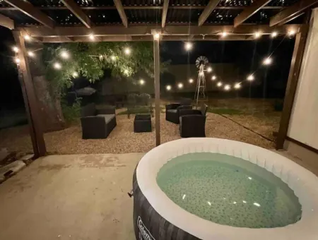 Super Comfy Home with Hot Tub