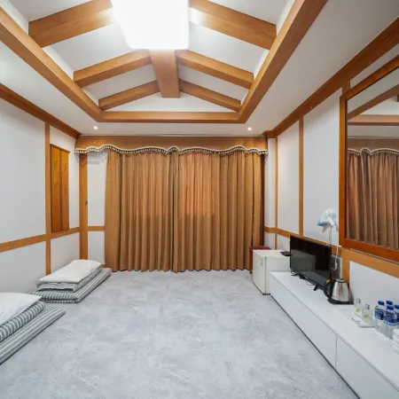Hadong Seomjingang Hotel