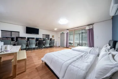 Gapyeong Bagroll Pension Hotels near Edelweiss Swiss Theme Park