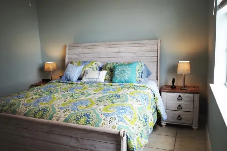 Your next magical getaway! Spacious 3 bedroom, 2 bath condo with pool access!