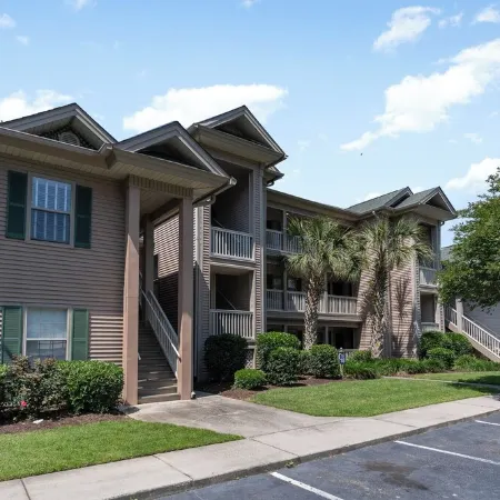 Spacious Pawleys Getaway, 3Br/3BA, Private End Unit, Lake & Pool Views, Peaceful