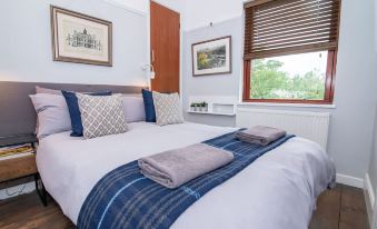 Host & Stay - Terrace House on Canal