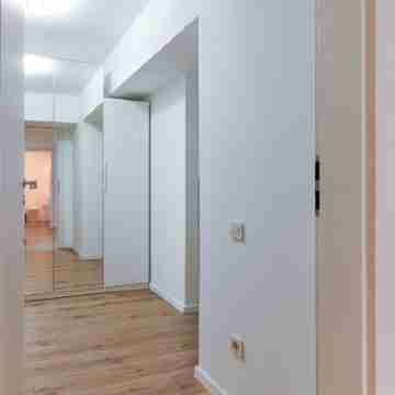 Sandra - Park-View Apt with Balcony & Parking Others