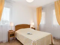 Médicis Home Puteaux Hotels in Suresnes