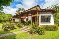 古阿卡瑪雅山林小屋 住宿飯店