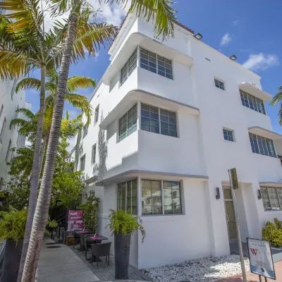 Posh South Beach Hotels near Miami Seaquarium