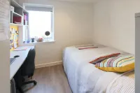 Student Only Riverside Way in Winchester Hotels in Sutton Scotney