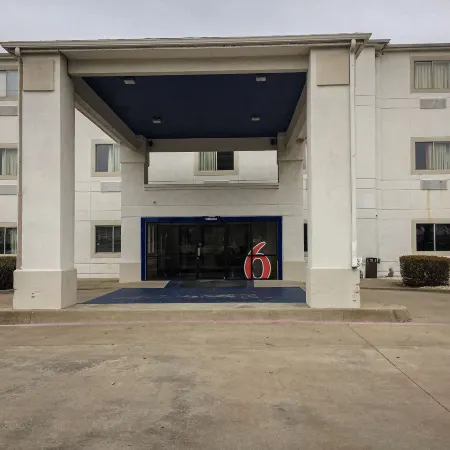 Motel 6 Woodway, TX