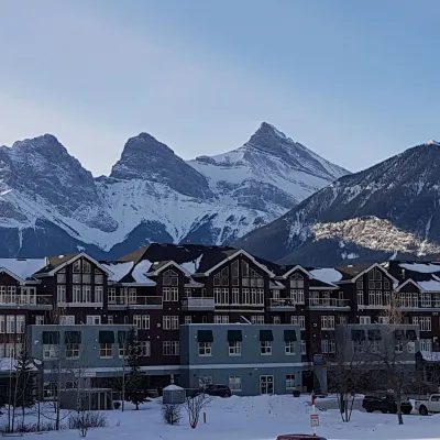 Sunset Resorts Canmore and Spa Hotels near Canmore Museum