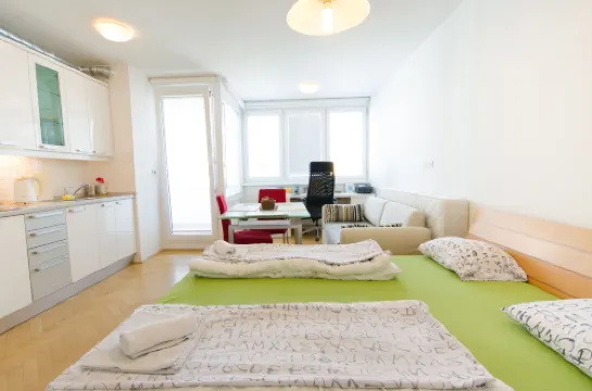 City Centre Studio with a Balcony and Free Parking