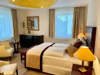 Boutique Hotel Goldene Henne فنادق في Weyhausen