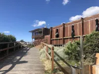 Seaford - Seabreeze; Beautiful Beachfront, 2-Bedroom Apartment - WiFi, Netflix.