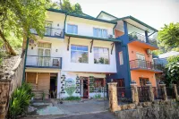 Funk Bunk Mount View Lodge Hotels in 